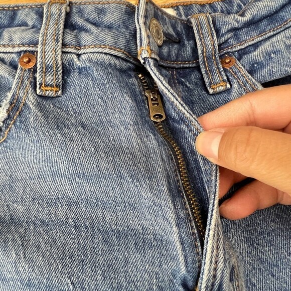 Abercrombie & Fitch Curve Love The Mom High Rise Distressed Jeans Women's 23 - Picture 5 of 9